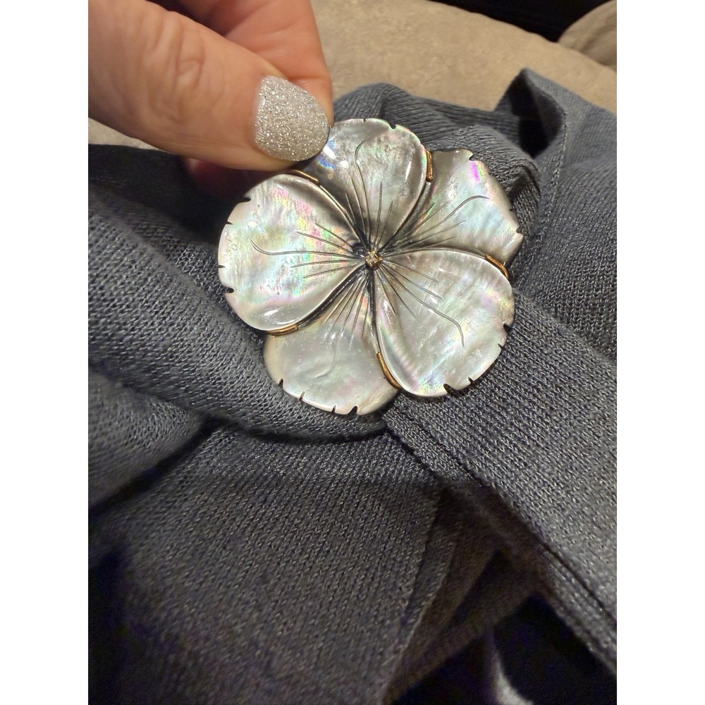 Women's Valentino Gray Linen Silk Short Sleeve Knit Sweater Top Flower Pin Small - Picture 13 of 14